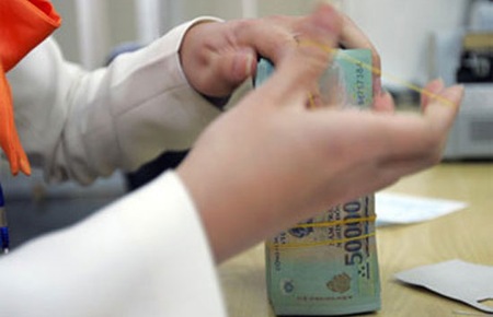 Vietnam firms still have to borrow bank loans at 20pct p.a.