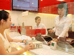 Vietnam c.bank says credits in HCM City bounce back