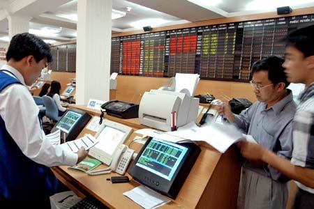 VN-Index recovers to above 410