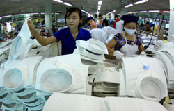 Garment makers expect slowdown