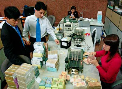 Commercial banks start to loosen purse strings