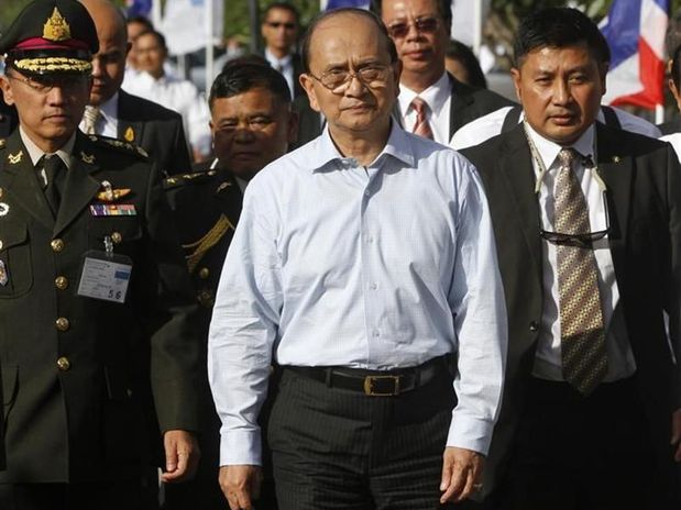 Myanmar's President Thein Sein (C) visits Laem Chabang port, in Chonburi province, east of Bangkok July 22, 2012.