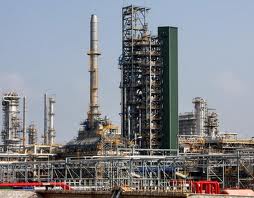 Dung Quat halts operation, petroleum companies post haste to seek new supplies