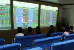 Blue chips help boost indices