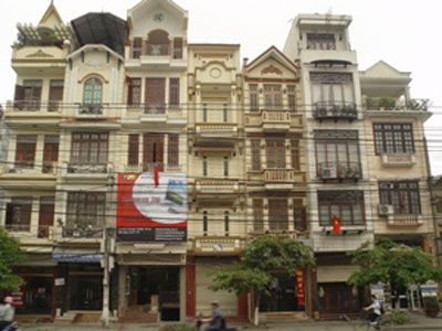 Hanoi: Numerous street-facing houses offered for sale