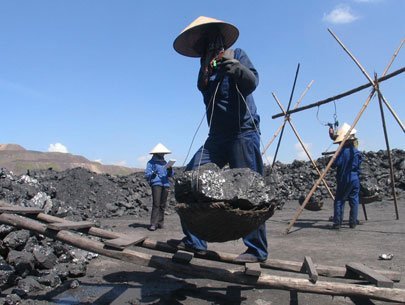 Vinacomin to export coal to South Africa, Cuba