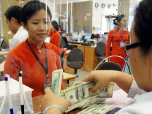 Cambodians shun banks: World Bank report
