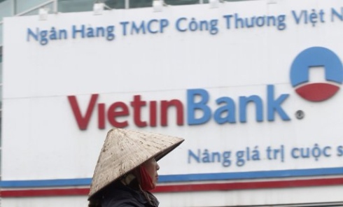 Vietnam steps up bank, state firm reforms in economic roadmap