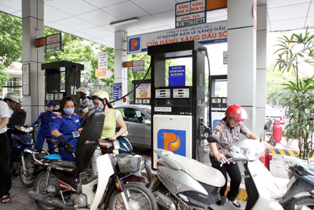 Fuel traders petition ministry for another petrol price hike