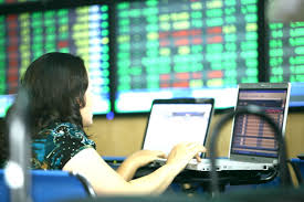 Shares continue advancing despite slow trading