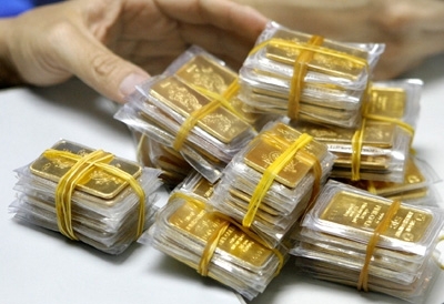 Seven banks yet to buy enough gold