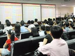 Vietnamese market falls back in world index
