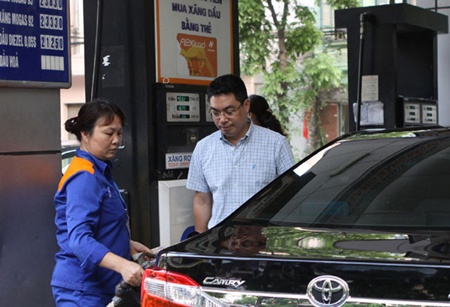 Domestic petrol prices yet to fall