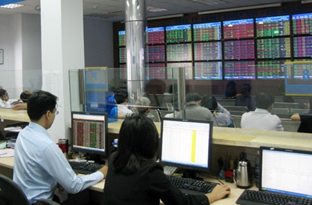 Confidence issues cause shares to subside on both exchanges