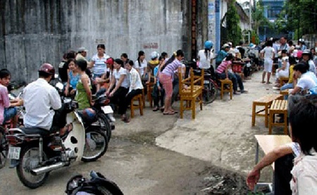 Thousands of Ha Noi firms forced to close their doors