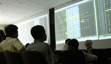Foreign sales weigh on bourses