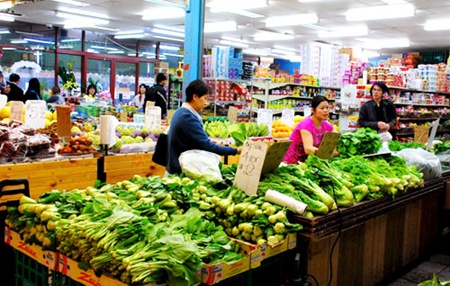 Tet prices lead to slight increase in CPI