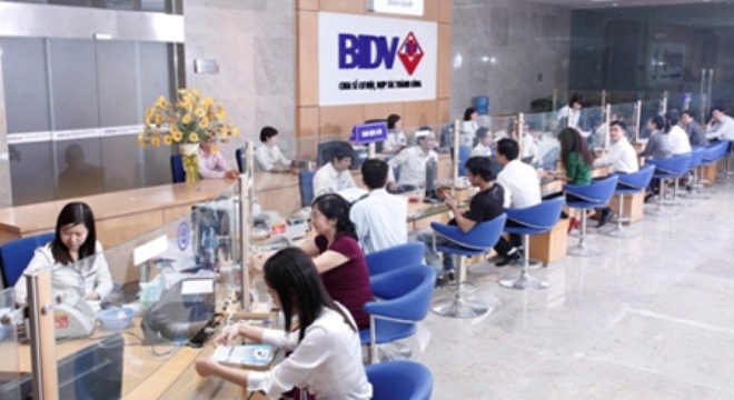 Vietnam lender BIDV stocks rise 4 pct on domestic debut