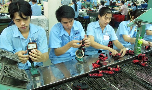 Vietnam posts $1bn qtrly trade surplus, highest in 4 yrs
