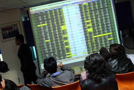 Shares slide on rising caution in both bourses