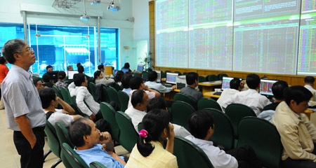 Shares end mixed with sluggish trading