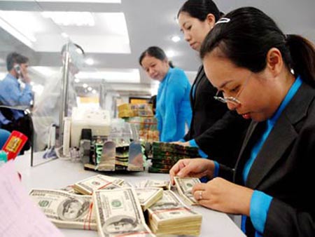 Forex rate falls in commercial banks