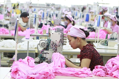 Vinatex to up investment in domestic fashion industry