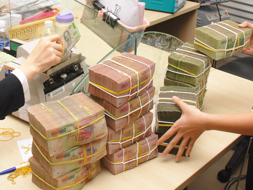 Vietcombank slashes dong deposit rates