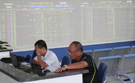 Bourses fall as investors take flight