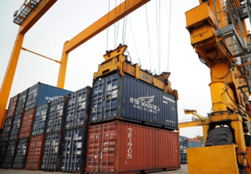 Trade deficit with China poised to hit record high