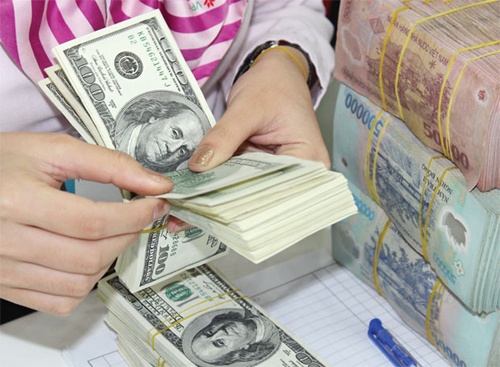 Dollar rises after SBV increases exchange rate