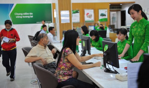 Vietnam considers major mergers in 2015 to strengthen its banks