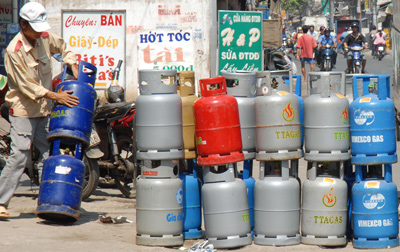PetroVietnam Gas sees gross profit down 21 pct y/y in 2015