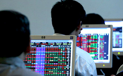 VN-Index hovers at 570 points