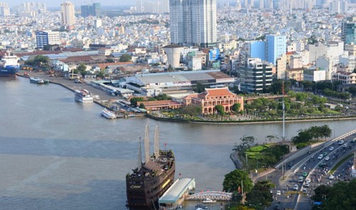 Cash-rich Vietnamese realty firm wants to dip toe in logistics water