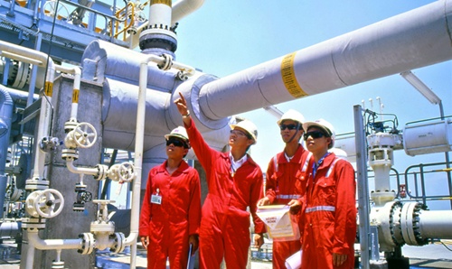 PV Gas value plunges as oil slumps