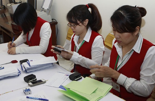 Banks lead VN market rebound