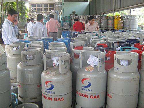 Gas price hiked by VND10,000