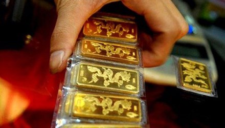 Gold prices sink in the market