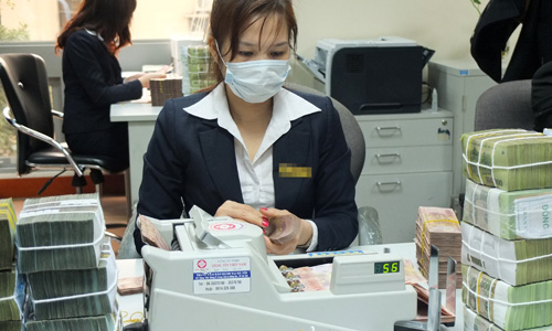Improved economy helps VN banks