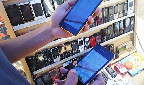 Chinese mobile phones installed with malware to steal subscription fee in Vietnam