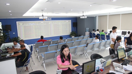 VN shares down for fourth day