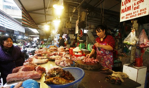 Vietnam has record low 2015 inflation, but pace could jump in 2016