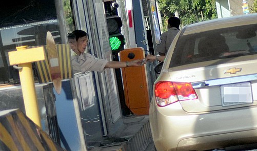 Businesses, citizens concerned as more toll stations, charging higher fees, installed in Vietnam