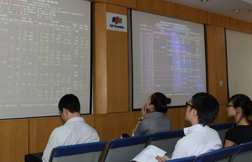 VN stocks extend losses on lower oil prices