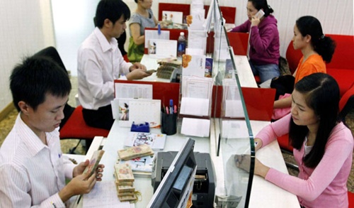 Moody's reviews eight VN banks