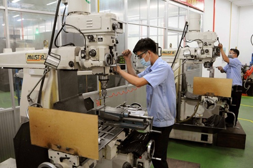 Manufacturing could mitigate Viet Nam middle-income trap