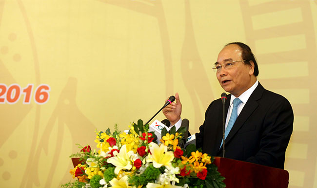 PM Phuc promises to make Vietnam friendlier to businesses