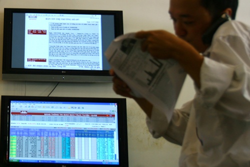 Viet Nam stocks volatile