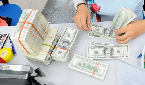 Vietnam banks see 2016 credit growth up 20.4 pct on yr: c.bank